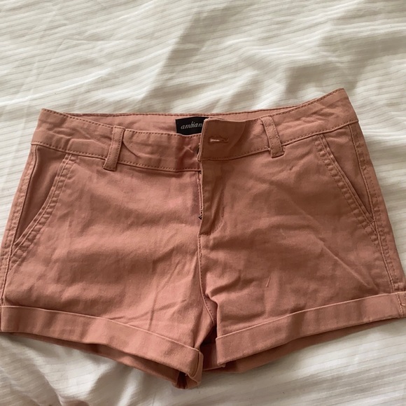 Coral shorts - Picture 1 of 3
